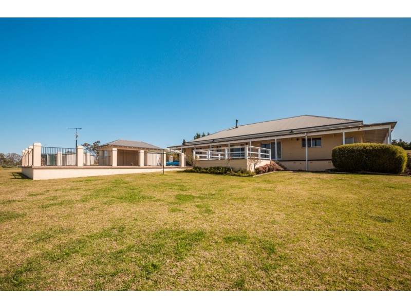 7 Robert Place, Razorback NSW 2571