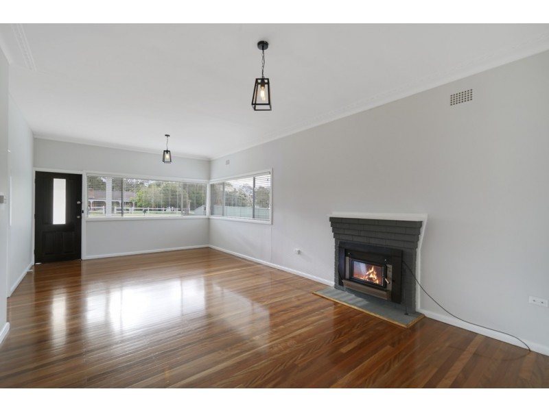 319 Thirlmere Way, Thirlmere NSW 2572