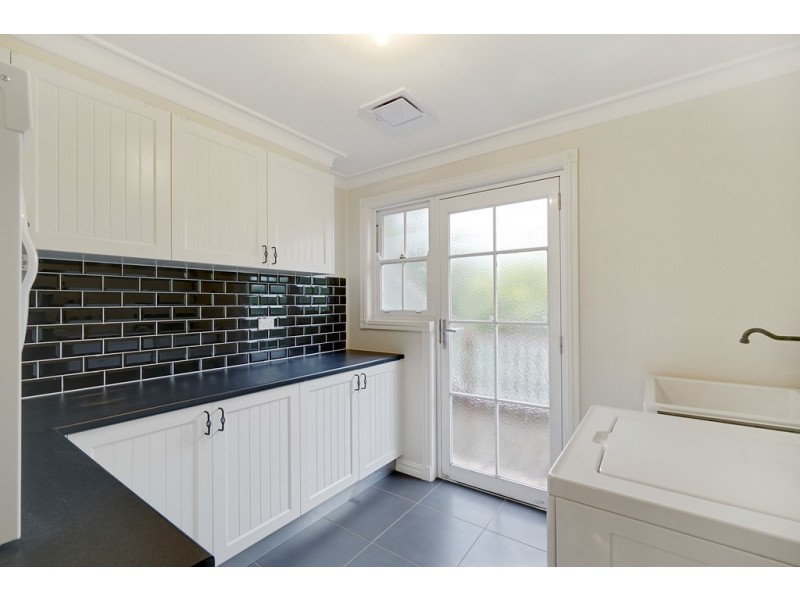 86 Menangle Street, Picton NSW 2571