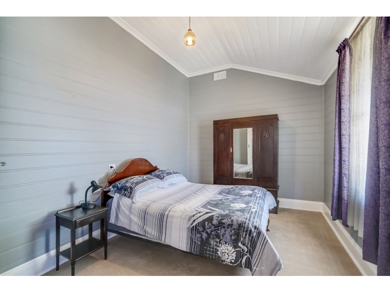 25 CARLTON ROAD, Thirlmere NSW 2572