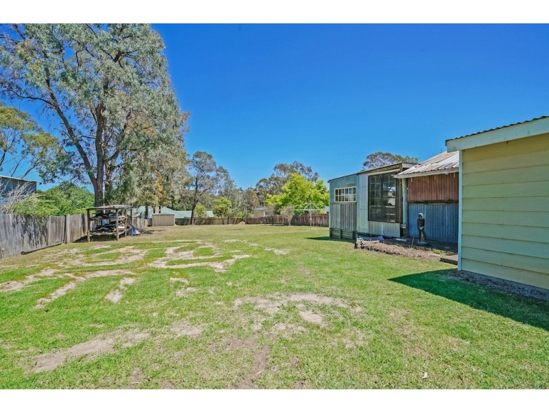 25 CARLTON ROAD, Thirlmere NSW 2572