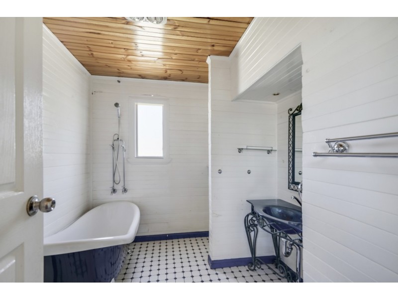 355 Argyle Street, Picton NSW 2571