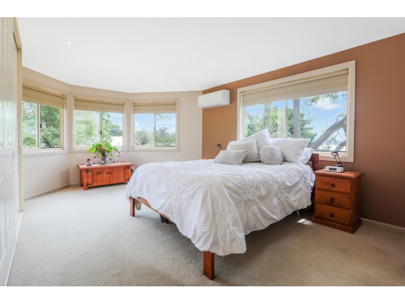 12 Molls Lane, Thirlmere NSW 2572