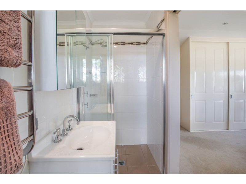 12 Molls Lane, Thirlmere NSW 2572