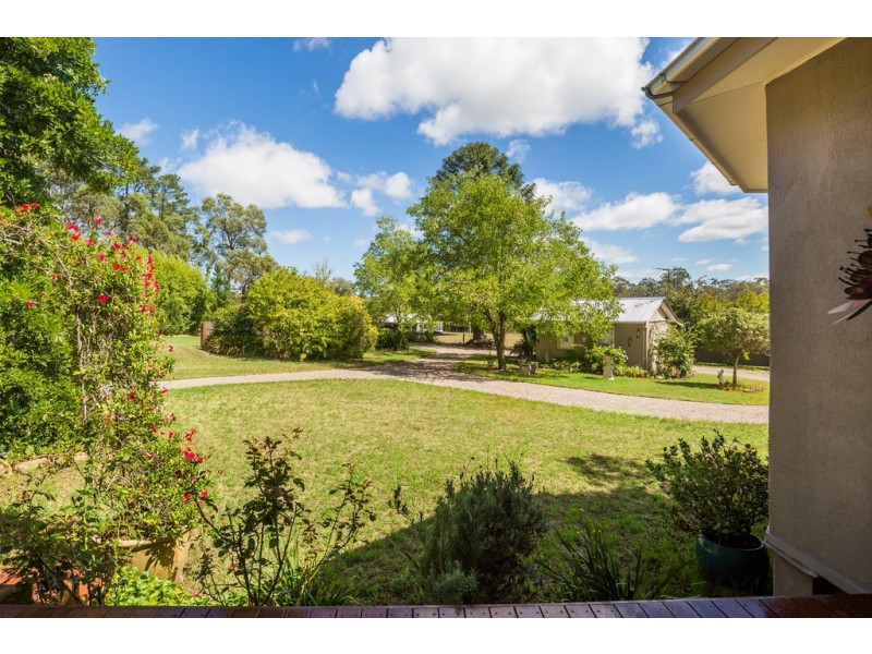 12 Molls Lane, Thirlmere NSW 2572