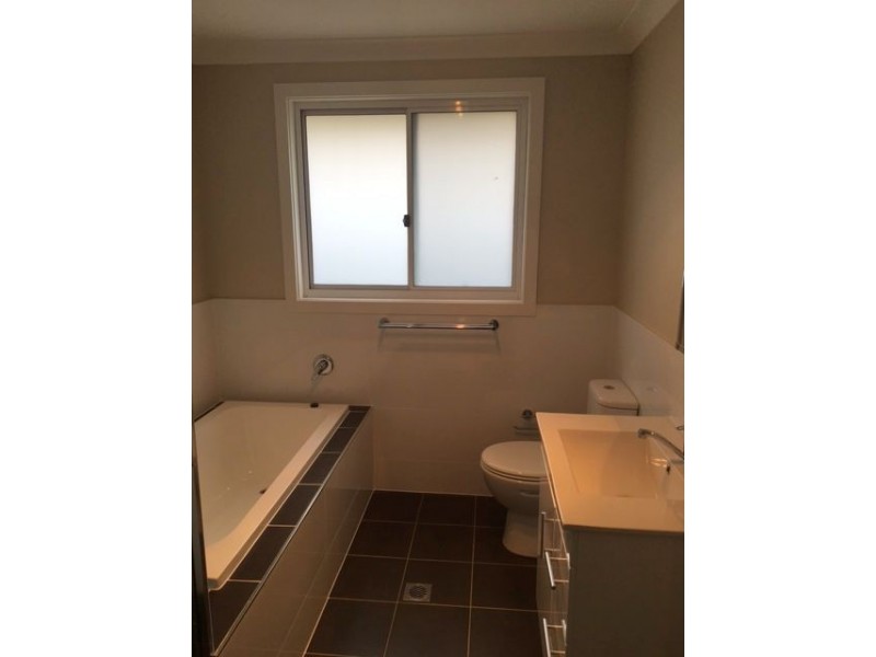 39 Kurrajong Crescent, Tahmoor NSW 2573