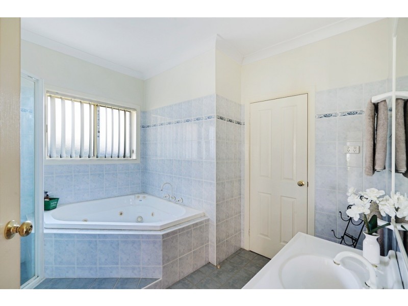 17D BARBOUR ROAD, Thirlmere NSW 2572