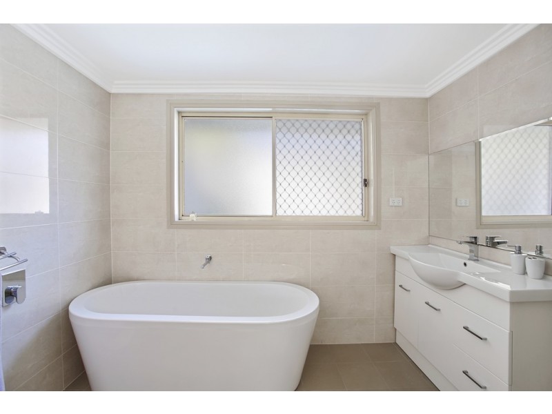 20 ALBERT AVENUE, Thirlmere NSW 2572