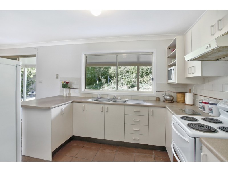 6 Wren Place, Thirlmere NSW 2572