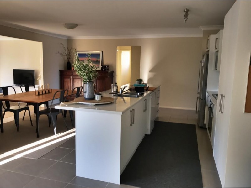 11 KEABLE CLOSE, Picton NSW 2571