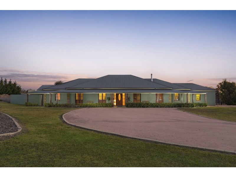 10 Hinkler Avenue, Bargo NSW 2574