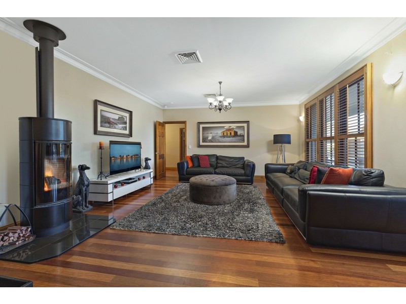 10 Hinkler Avenue, Bargo NSW 2574