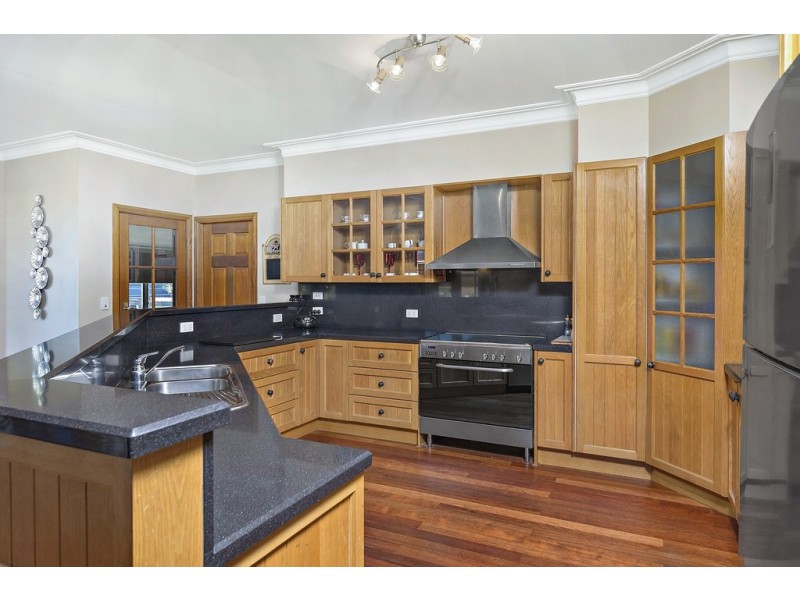 10 Hinkler Avenue, Bargo NSW 2574