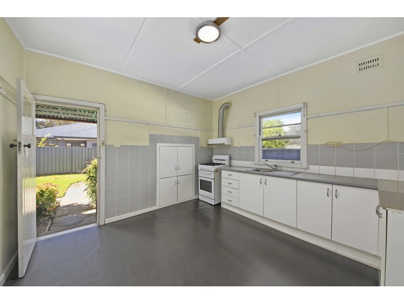 10 Rita Street, Thirlmere NSW 2572