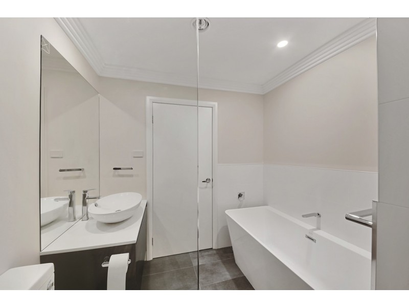 137 MENANGLE STREET, Picton NSW 2571