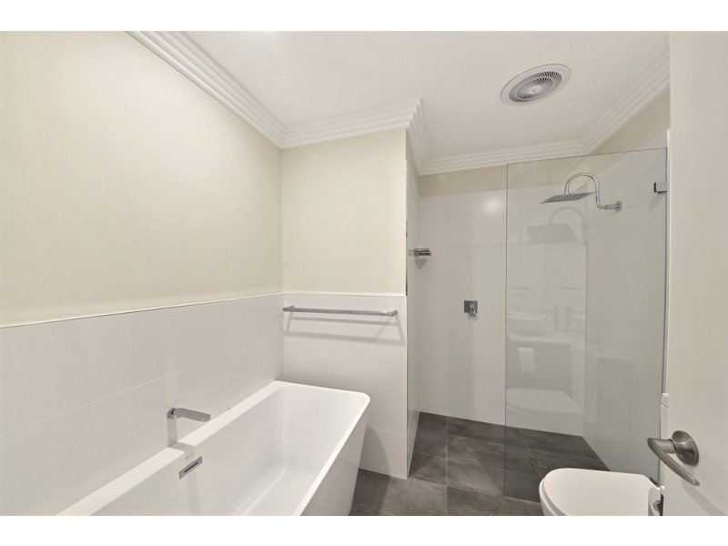 137 MENANGLE STREET, Picton NSW 2571