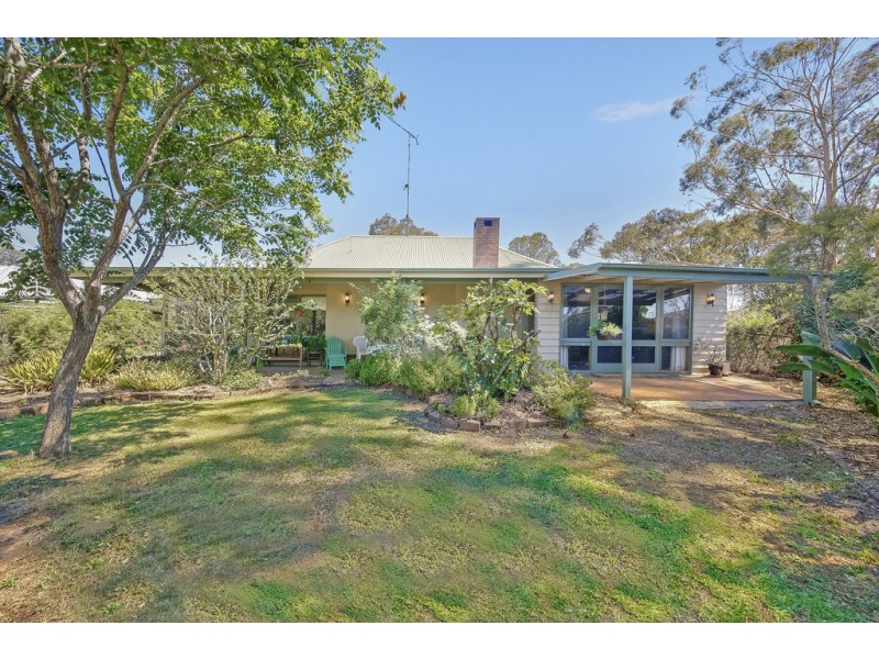 6 ALBERT AVENUE, Thirlmere NSW 2572