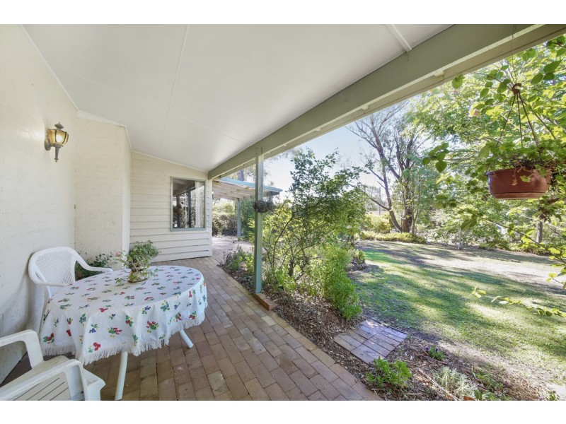 6 ALBERT AVENUE, Thirlmere NSW 2572