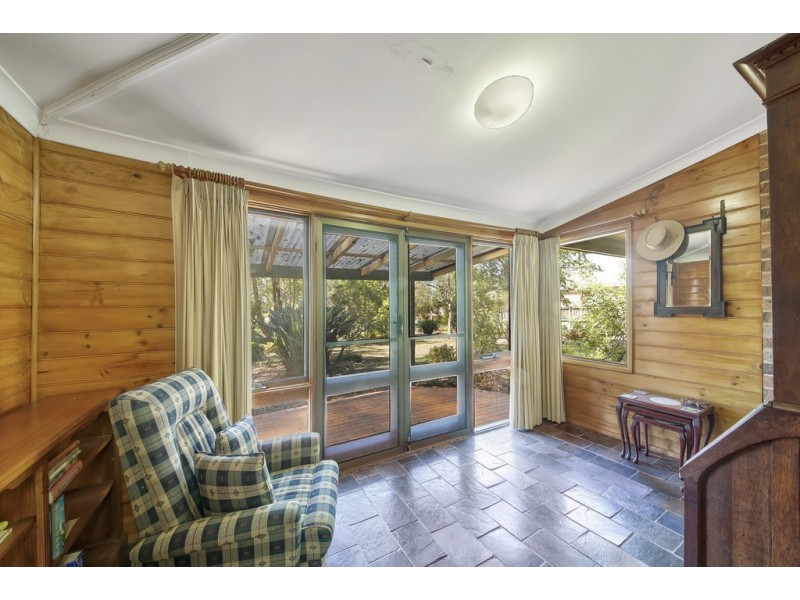 6 ALBERT AVENUE, Thirlmere NSW 2572