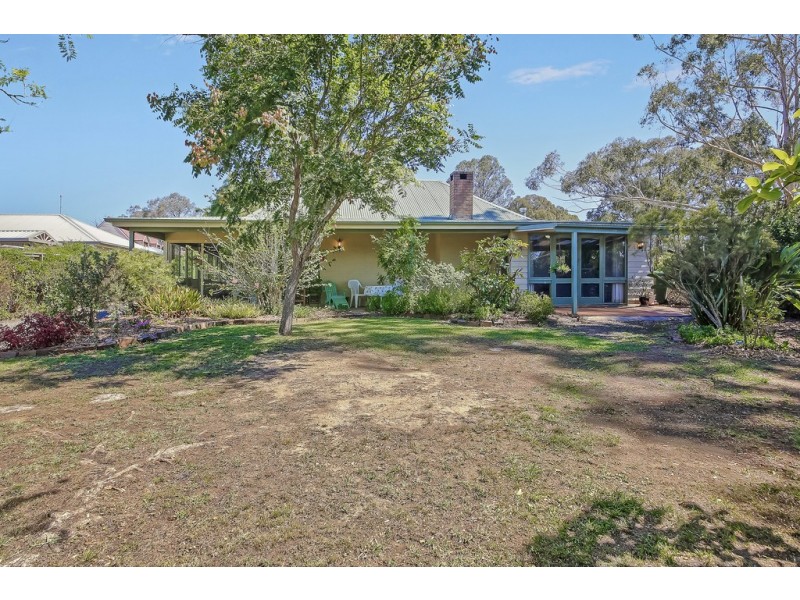 6 ALBERT AVENUE, Thirlmere NSW 2572