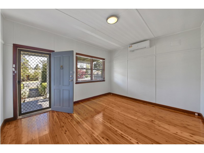 10 RITA STREET, Thirlmere NSW 2572