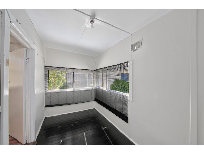 10 RITA STREET, Thirlmere NSW 2572