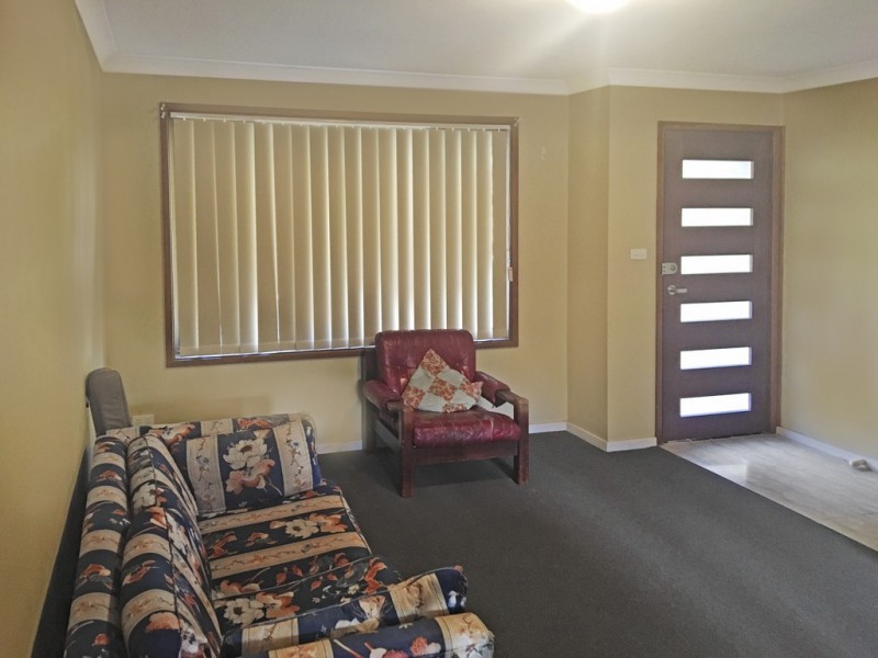 2/133 MENANGLE STREET, Picton NSW 2571