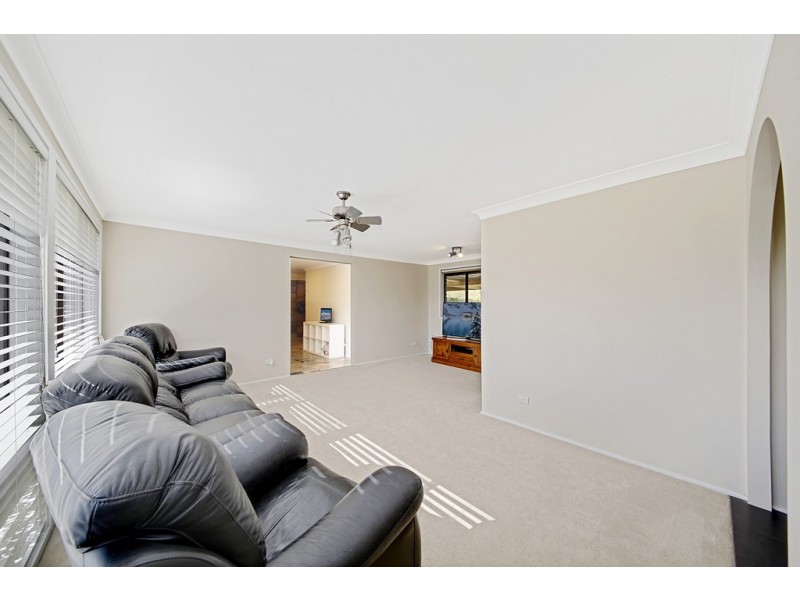 17 GRENFELL STREET, Buxton NSW 2571