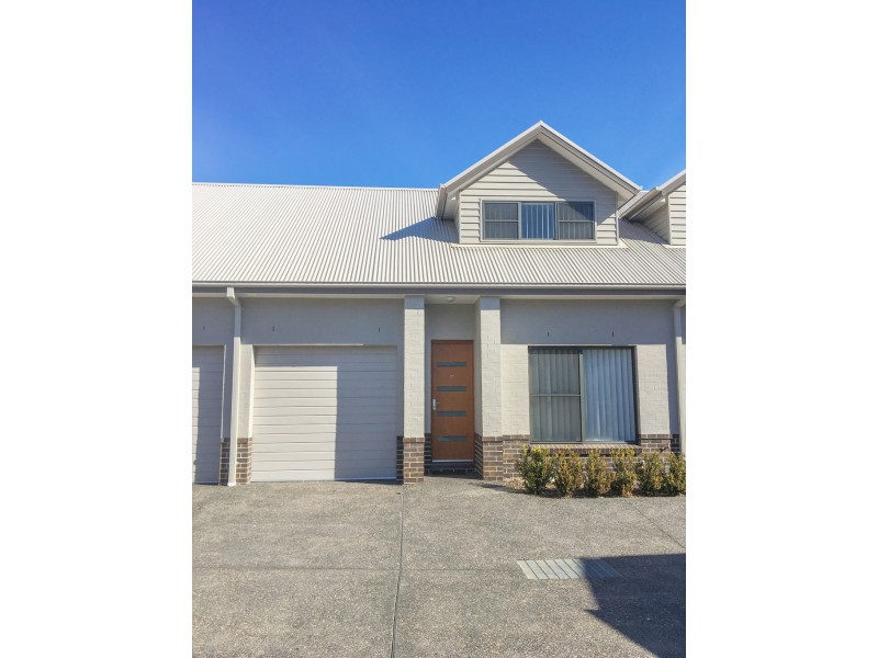 17 /111 MENANGLE STREET, Picton NSW 2571