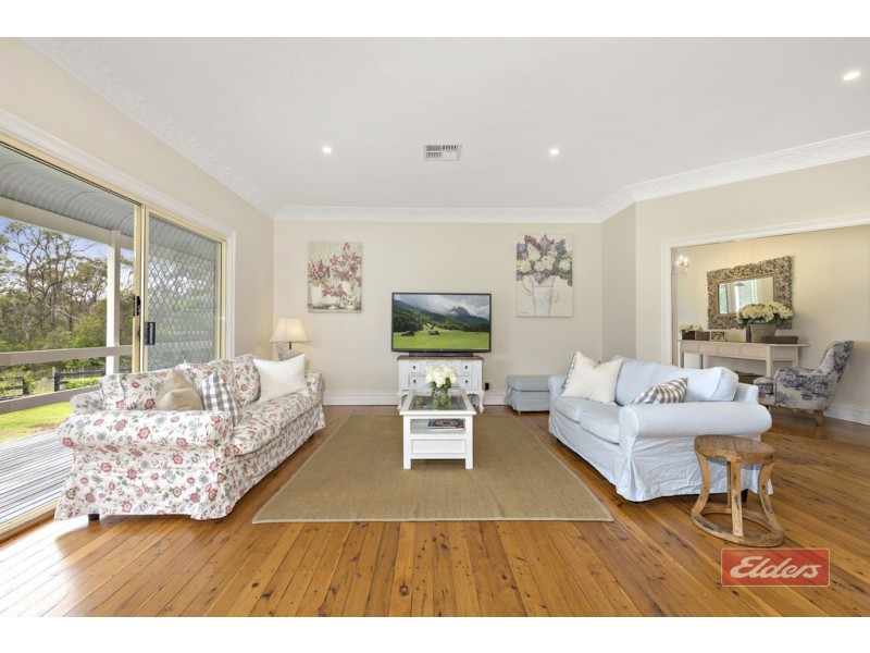 10 OAKS ROAD, Thirlmere NSW 2572