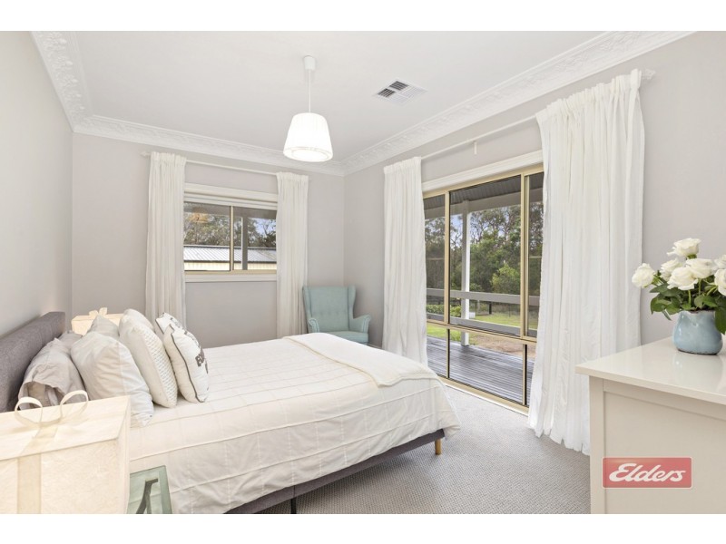 10 OAKS ROAD, Thirlmere NSW 2572