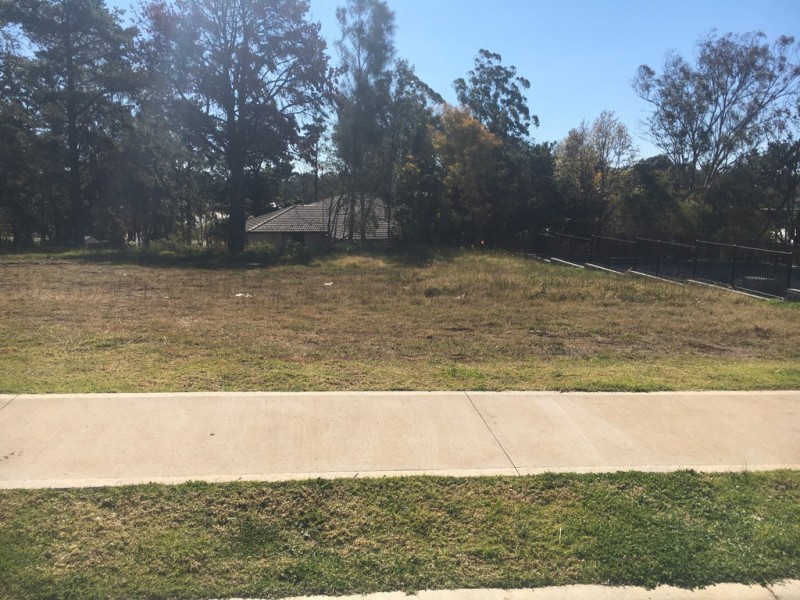 6 Constance Street, Thirlmere NSW 2572