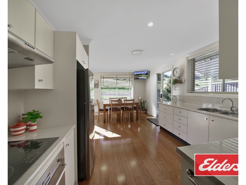 1 EMMETT CLOSE, Picton NSW 2571