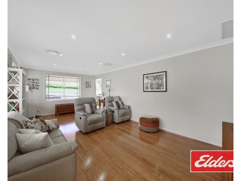 1 EMMETT CLOSE, Picton NSW 2571