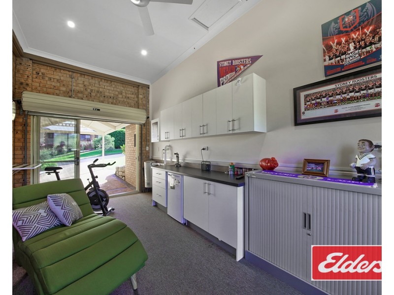 1 EMMETT CLOSE, Picton NSW 2571