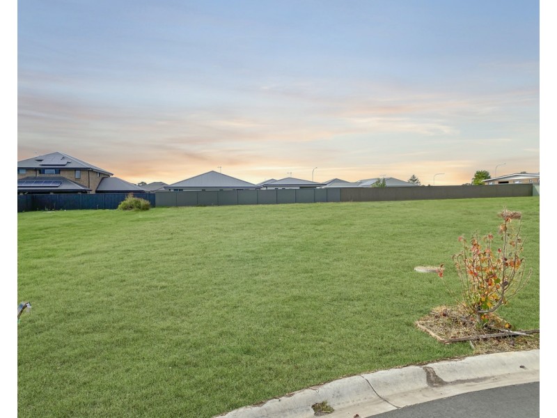 19 Alfred Place, Thirlmere NSW 2572