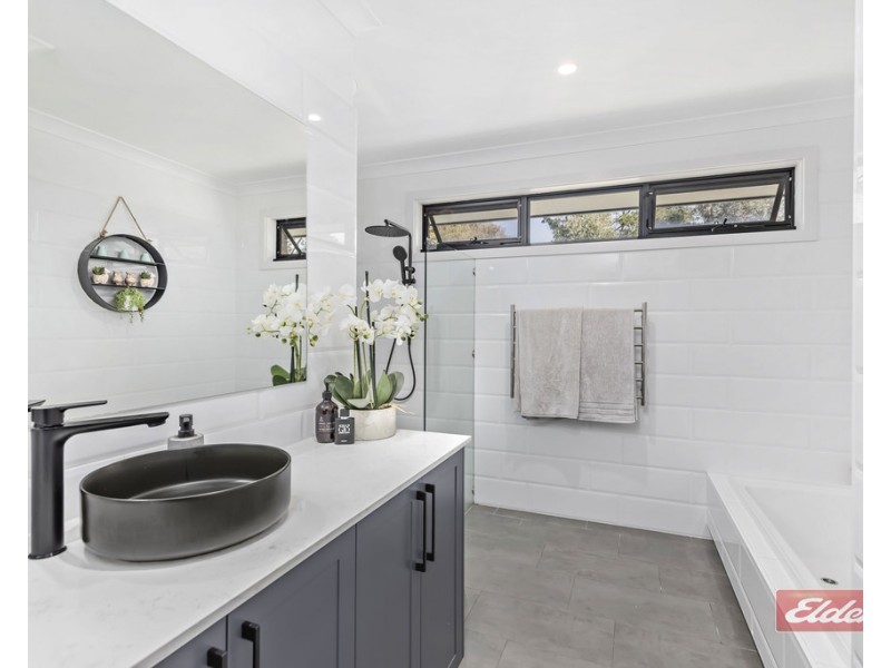 8 WINTLE ROAD, The Oaks NSW 2570