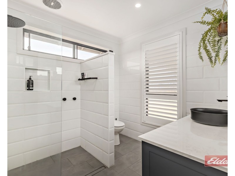 8 WINTLE ROAD, The Oaks NSW 2570