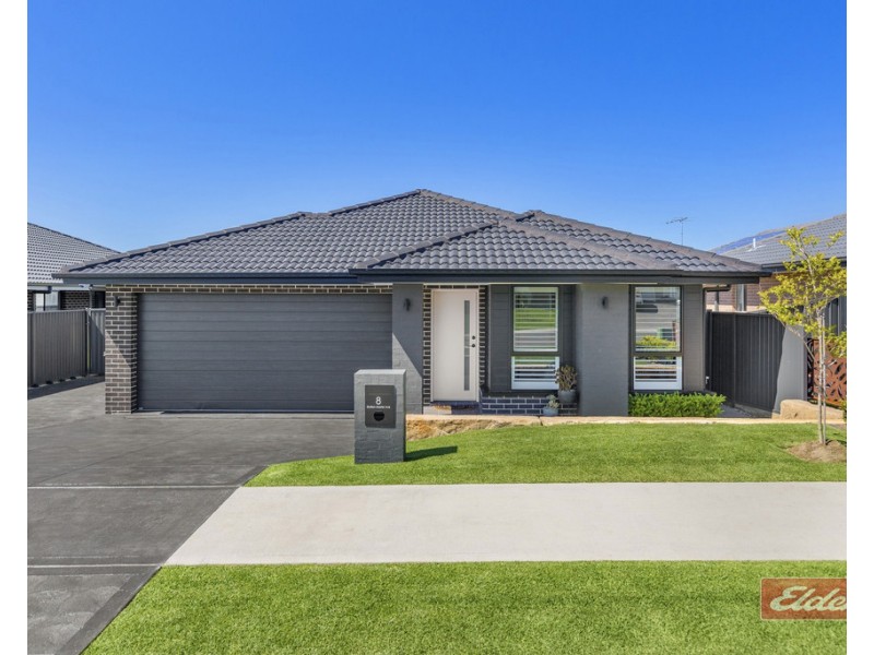 8 STATION MASTER AVENUE, Thirlmere NSW 2572