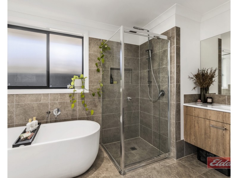 8 STATION MASTER AVENUE, Thirlmere NSW 2572