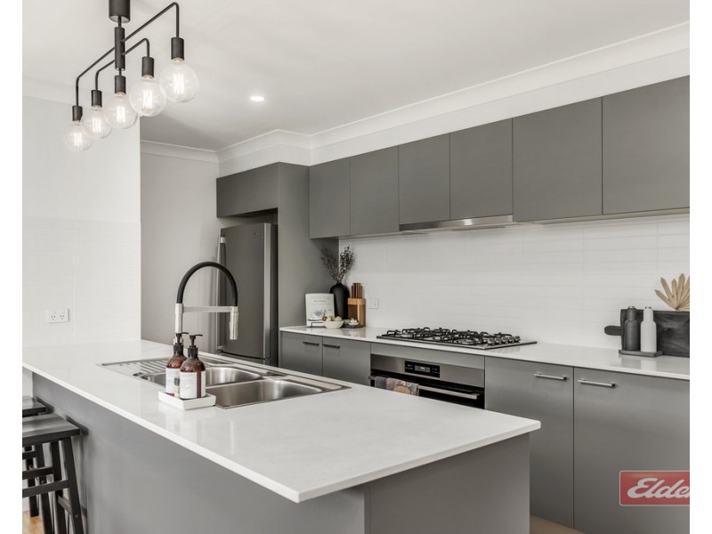 8 STATION MASTER AVENUE, Thirlmere NSW 2572