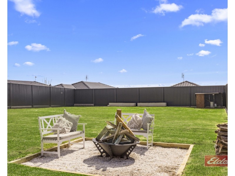 25 Highland Crescent, Thirlmere NSW 2572