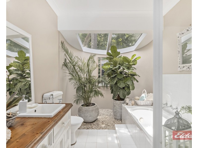 795 BURRAGORANG ROAD, The Oaks NSW 2570
