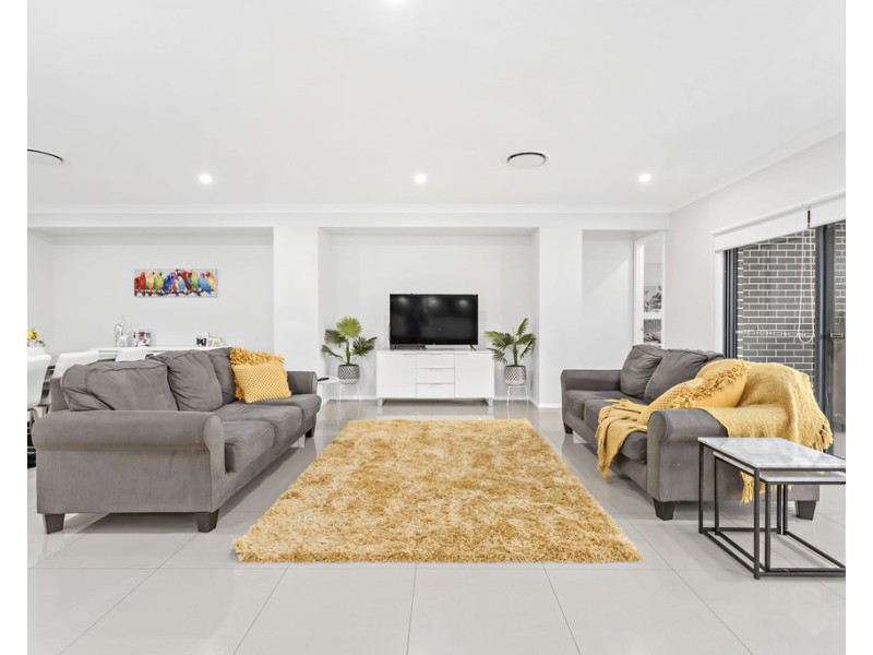 37 CHAROLAIS WAY, Picton NSW 2571