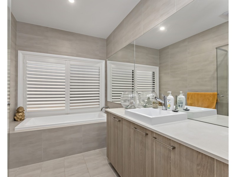 37 CHAROLAIS WAY, Picton NSW 2571