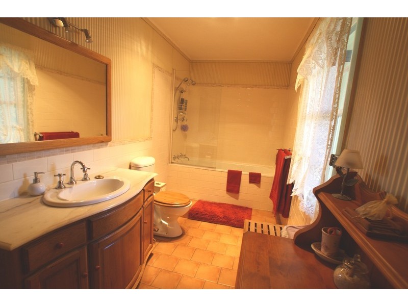 10 Campbell Street, Picton NSW 2571