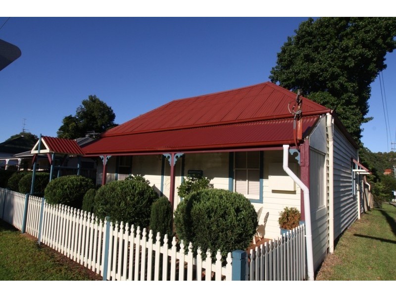 10 Campbell Street, Picton NSW 2571