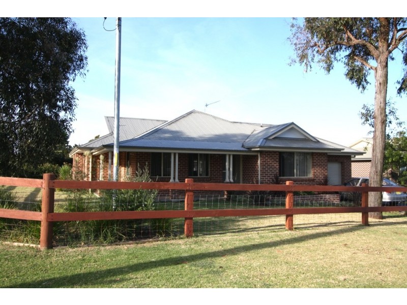 38 Castlereagh Street, Tahmoor NSW 2573