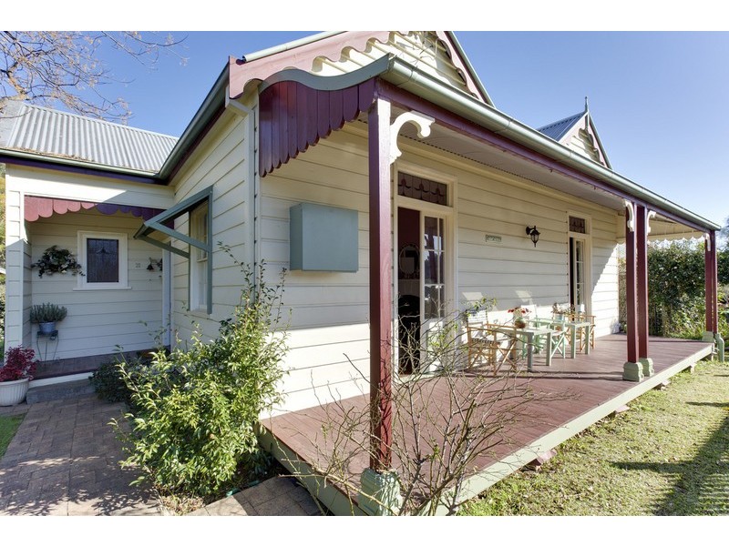 7 Campbell Street, Picton NSW 2571