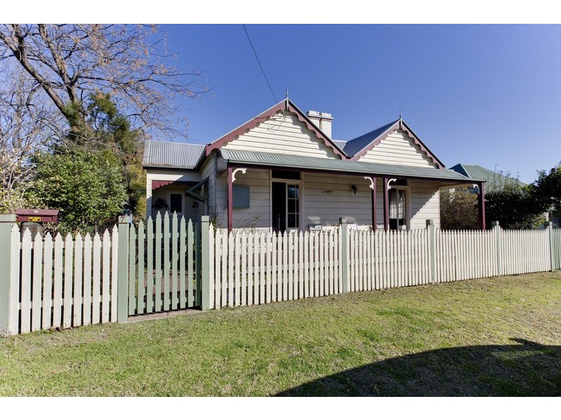 7 Campbell Street, Picton NSW 2571